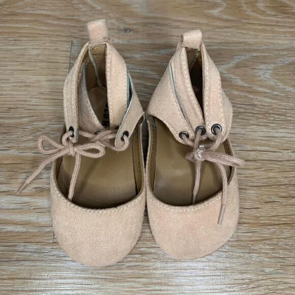 Old Navy 12-18 Months Lace Up Light Pink Baby Girl Sandals - Picture 7 of 10